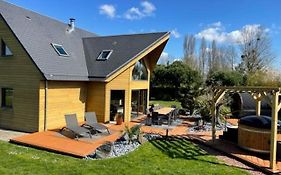 Les Pins Noirs